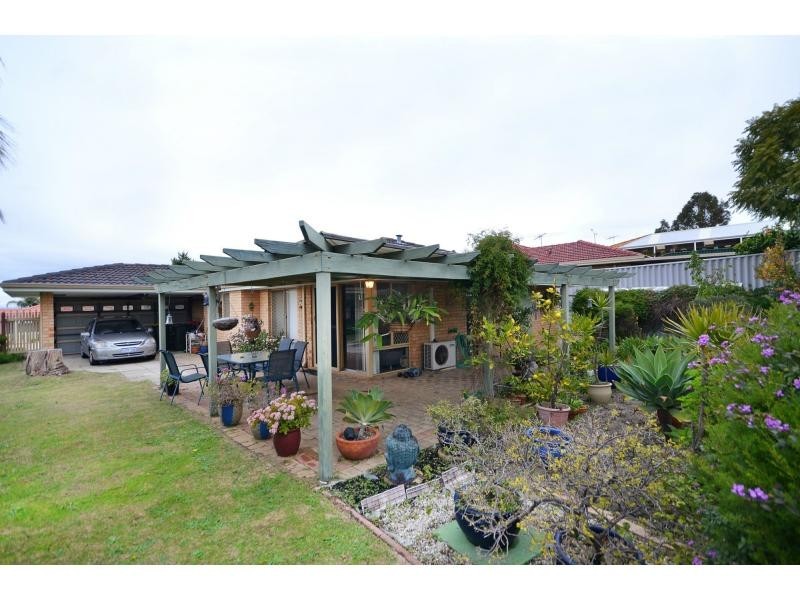 8 Josephine Way, Alexander Heights WA 6064