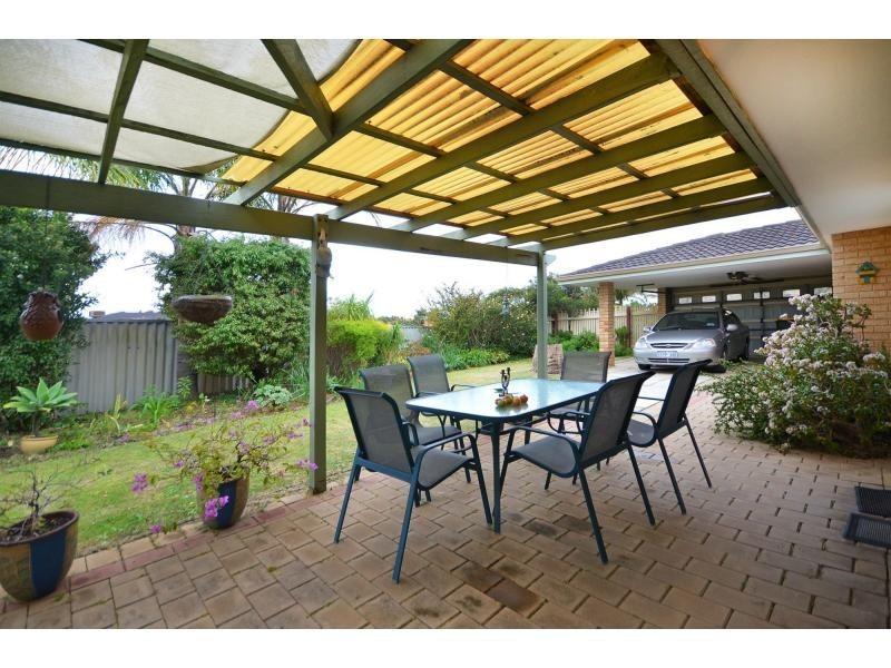 8 Josephine Way, Alexander Heights WA 6064