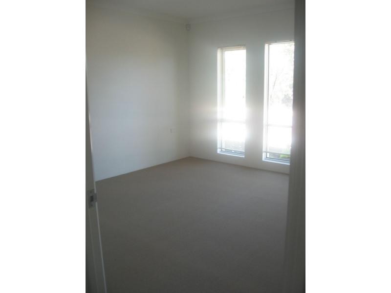 10 Vellum Loop, Aveley WA 6069
