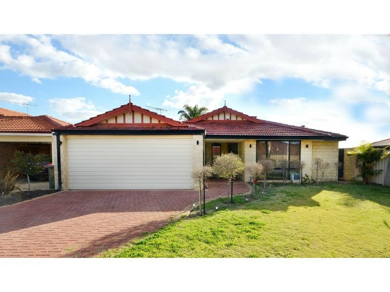 18 Erebus Court, Alexander Heights WA 6064