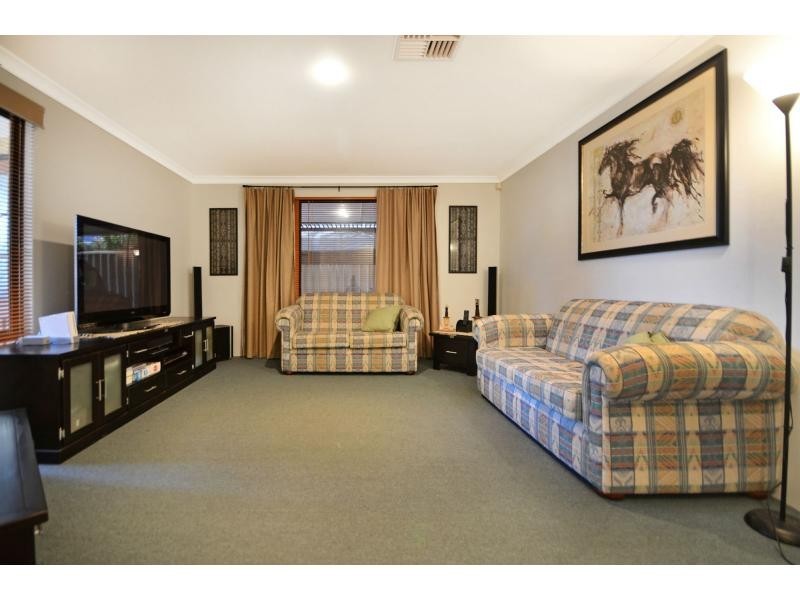 18 Erebus Court, Alexander Heights WA 6064