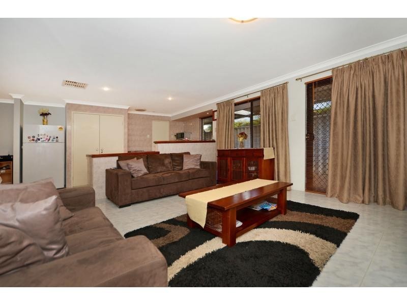 18 Erebus Court, Alexander Heights WA 6064