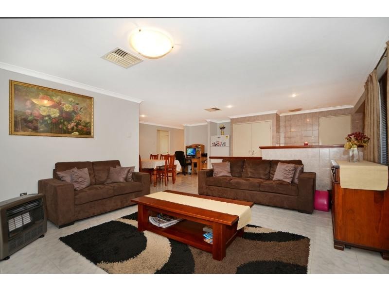18 Erebus Court, Alexander Heights WA 6064