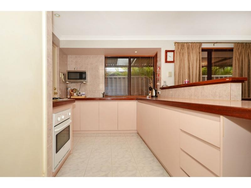 18 Erebus Court, Alexander Heights WA 6064