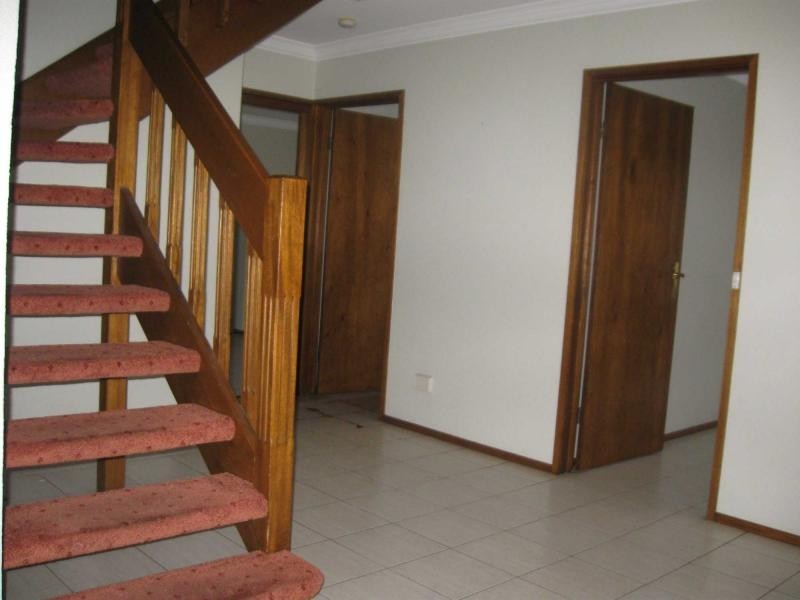 8 Hodgkinson Court, Springvale VIC 3171