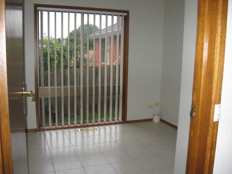 8 Hodgkinson Court, Springvale VIC 3171