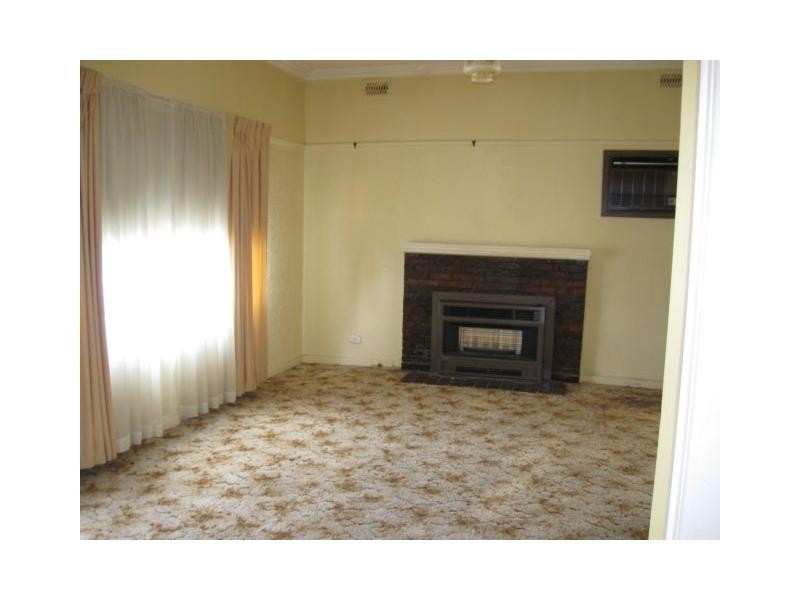 33 Leonard Avenue, Noble Park VIC 3174