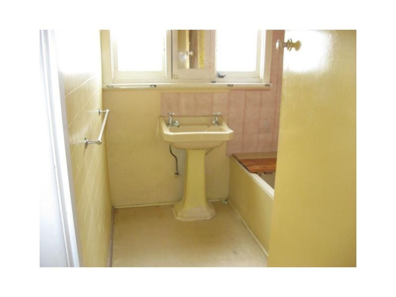 33 Leonard Avenue, Noble Park VIC 3174