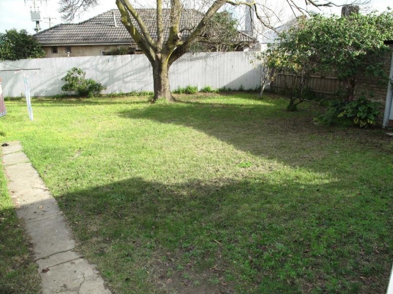 6 Vera Court, Dandenong North VIC 3175