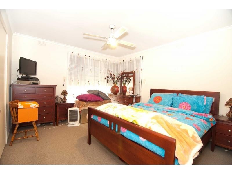 9 Bundeena Avenue, Keysborough VIC 3173