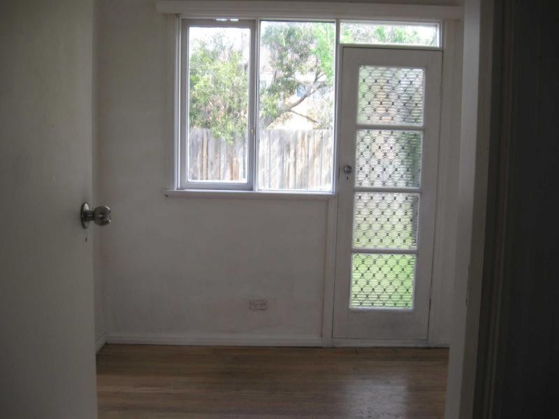 Front/6 Albert Avenue, Springvale VIC 3171