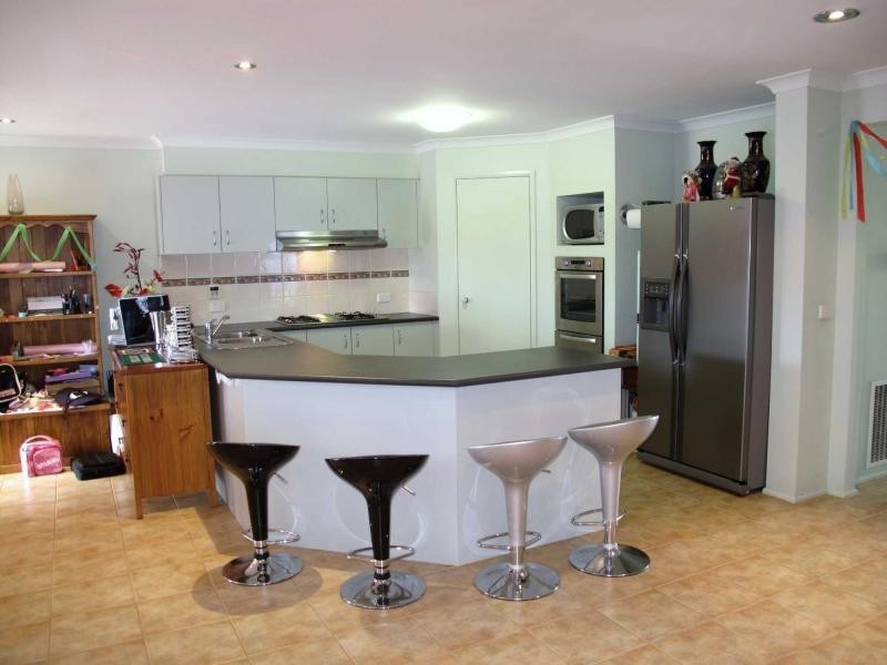 47 Chatswood Drive, Narre Warren South VIC 3805