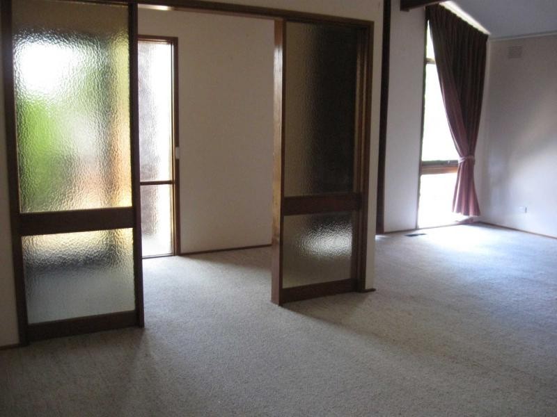 17 Murchison Crescent, Clayton South VIC 3169