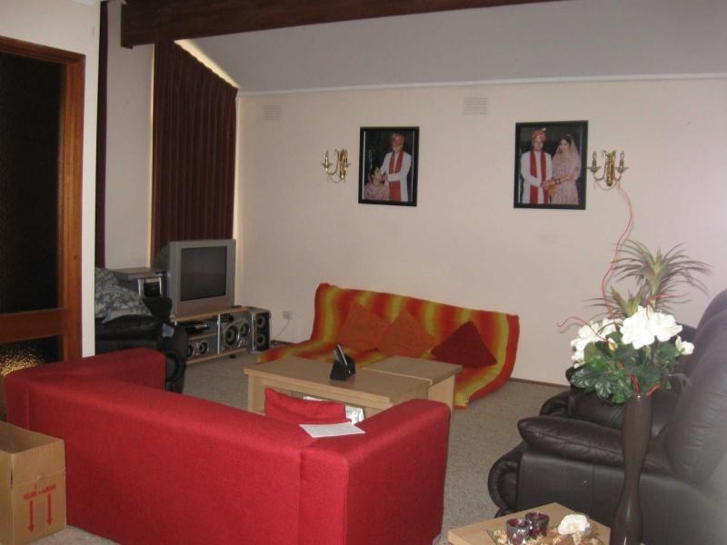 17 Murchison Crescent, Clayton South VIC 3169