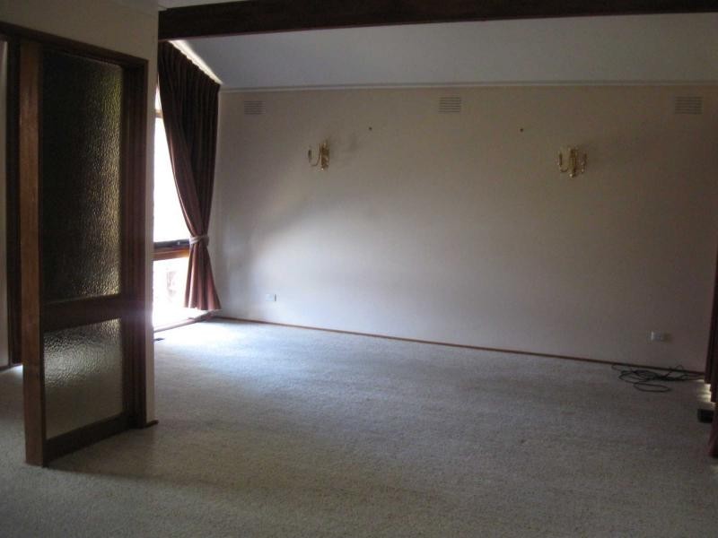 17 Murchison Crescent, Clayton South VIC 3169