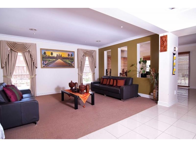 8 Yale Avenue, Keysborough VIC 3173