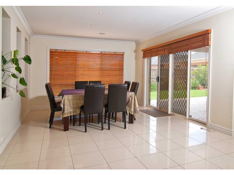 8 Yale Avenue, Keysborough VIC 3173