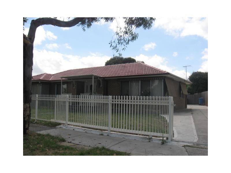 Front/11 Wingala Avenue, Keysborough VIC 3173