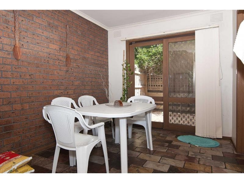 8 Dryandra Crescent, Keysborough VIC 3173