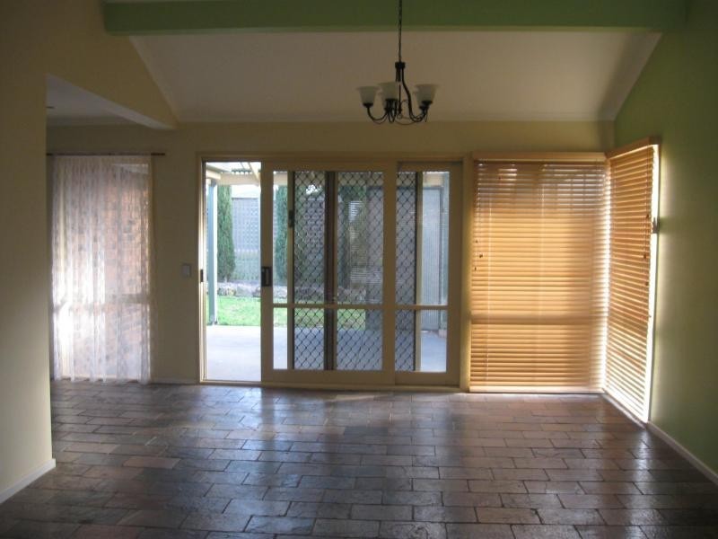 18 Keller Court, Hampton Park VIC 3976