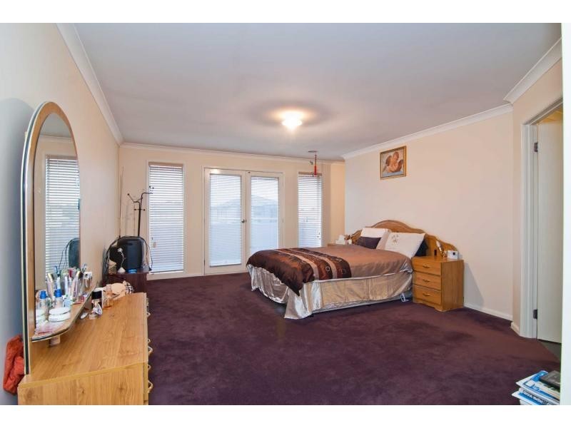 6 Lake View Boulevard, Keysborough VIC 3173