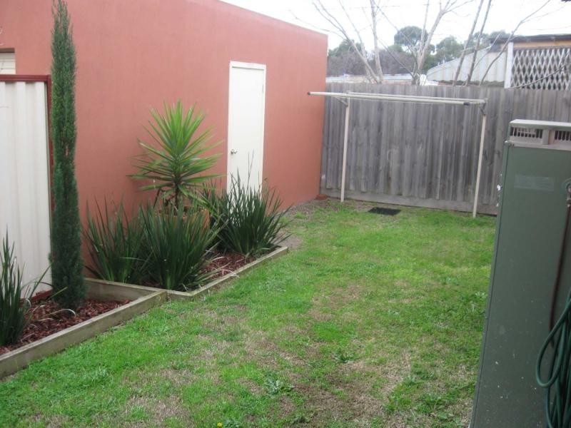 1/11 Whitworth Avenue, Springvale VIC 3171