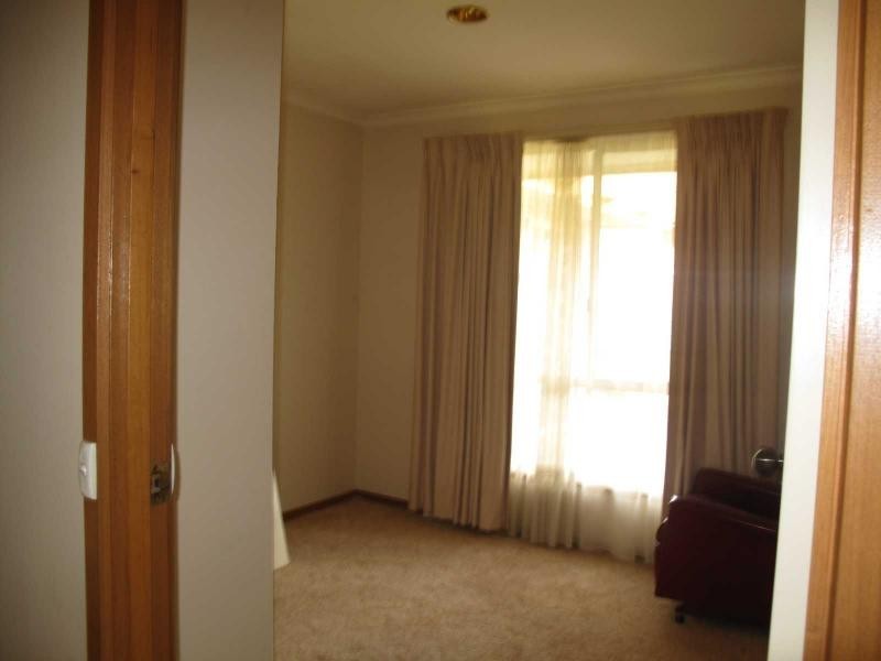 64 Hall Road, Carrum Downs VIC 3201