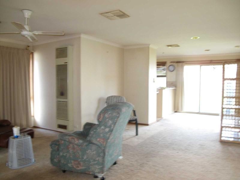 64 Hall Road, Carrum Downs VIC 3201