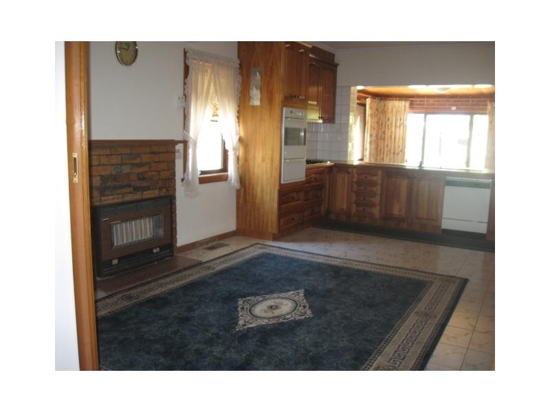 30 Balmoral Avenue, Springvale VIC 3171