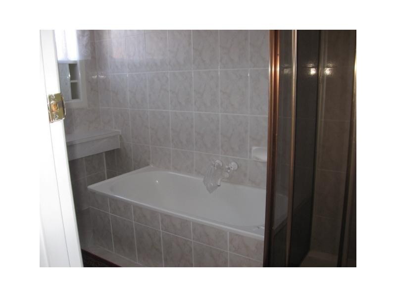 30 Balmoral Avenue, Springvale VIC 3171