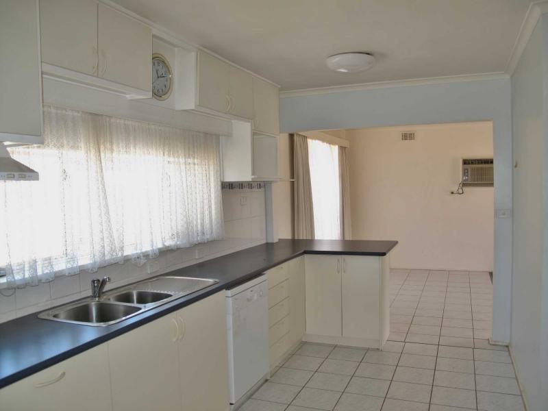 10 Finchaven Avenue, Keysborough VIC 3173