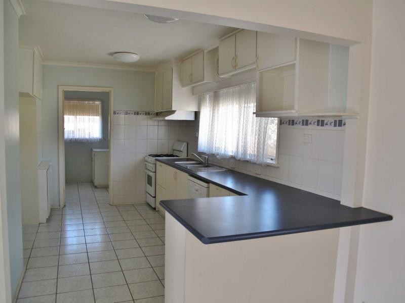 10 Finchaven Avenue, Keysborough VIC 3173