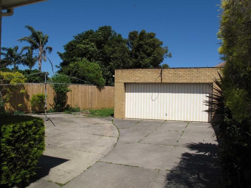 10 Finchaven Avenue, Keysborough VIC 3173
