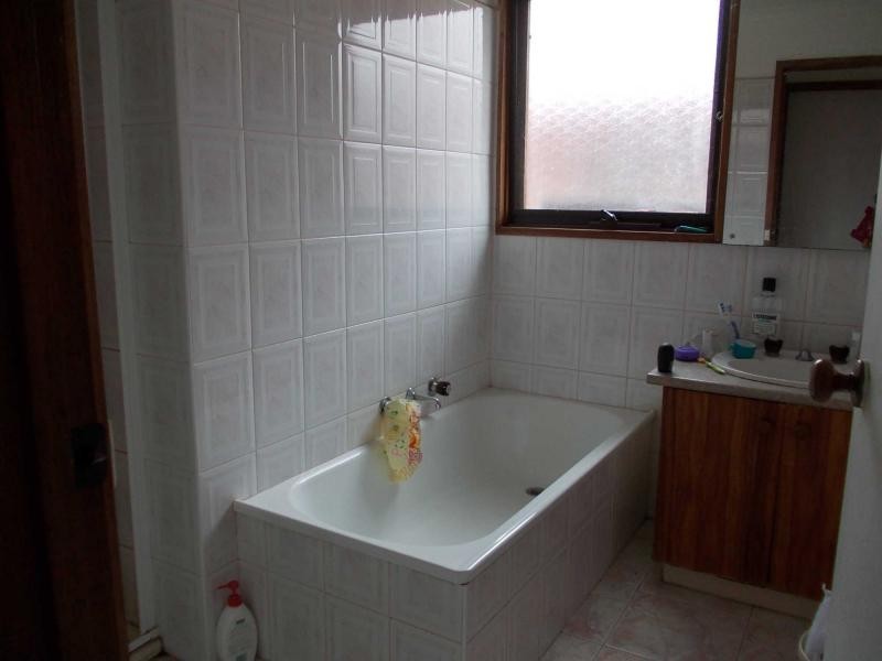 36 Spring Valley Drive, Clayton South VIC 3169