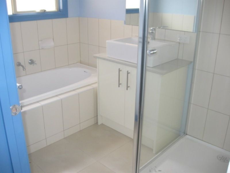 2/2 Kirribilli Avenue, Keysborough VIC 3173