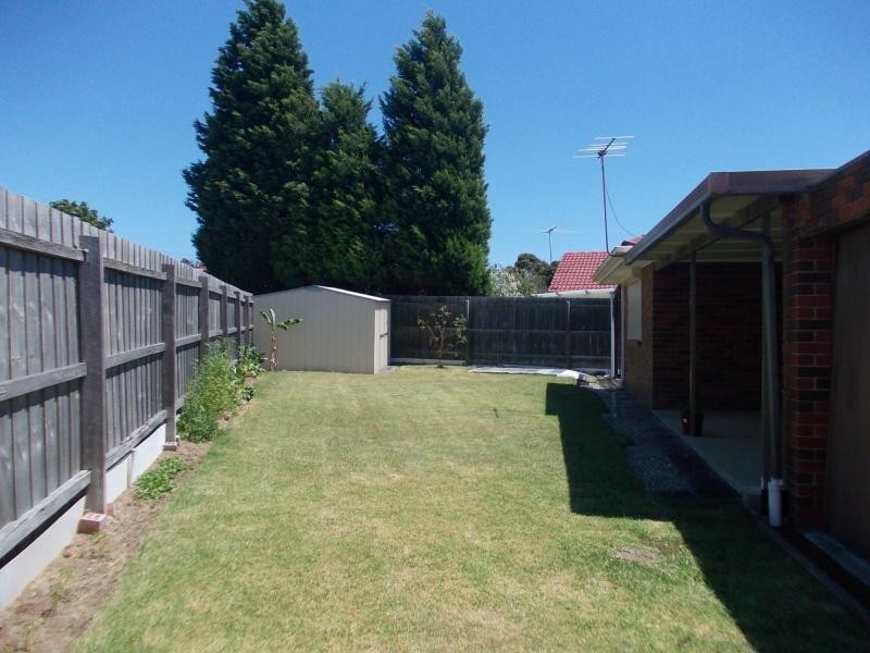18 Jarvis Crescent, Dandenong North VIC 3175