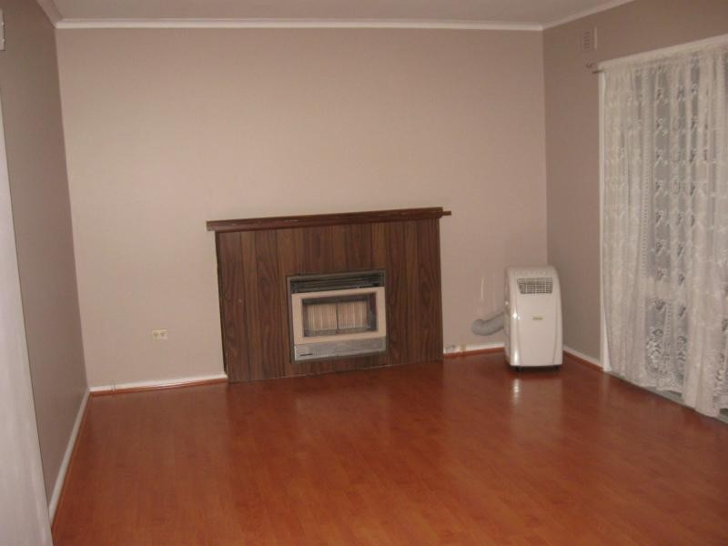 2 Sharon Road, Springvale VIC 3171