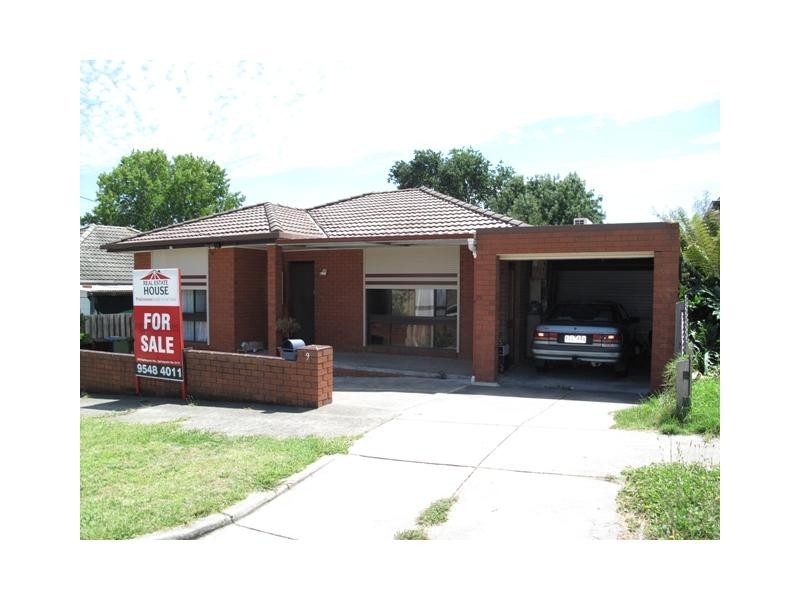 9 Edna Avenue, Dandenong North VIC 3175