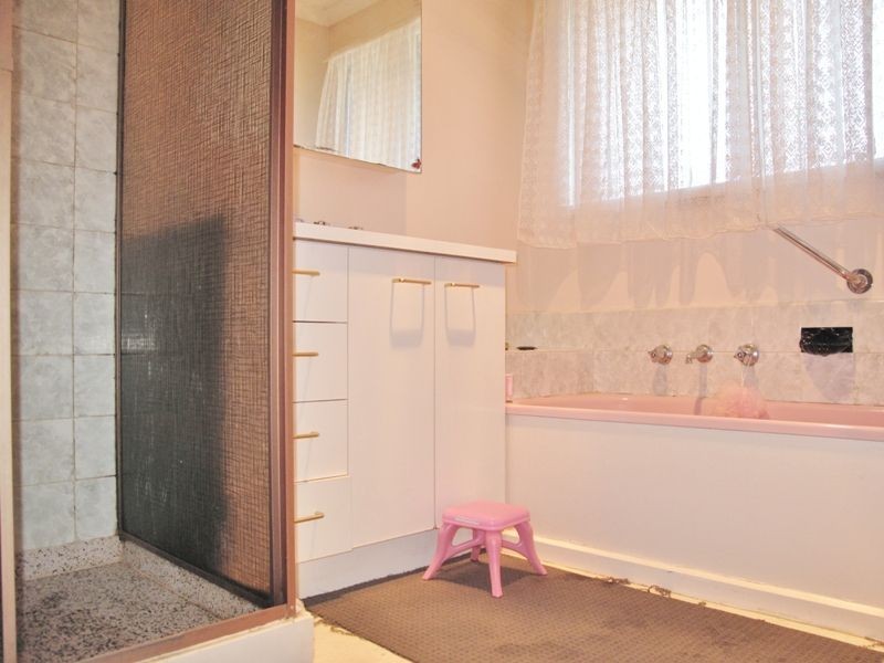 8 York Court, Keysborough VIC 3173