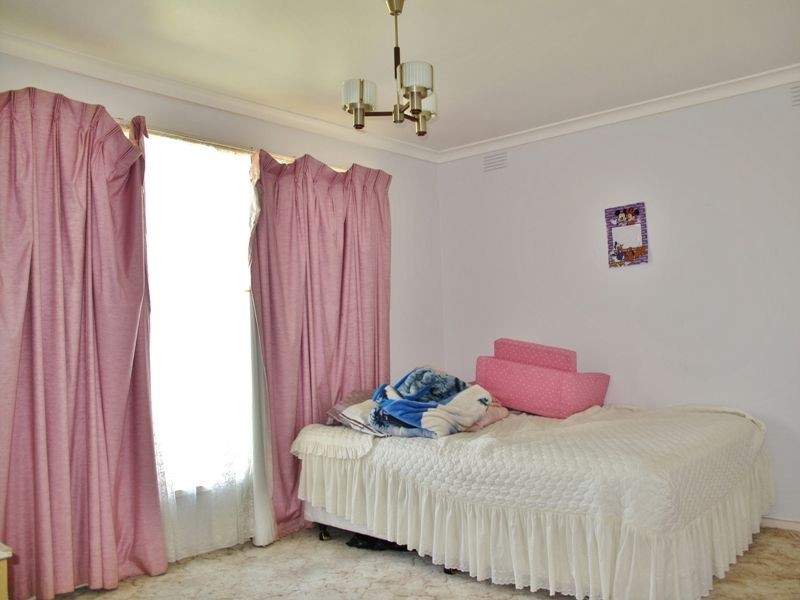 8 York Court, Keysborough VIC 3173