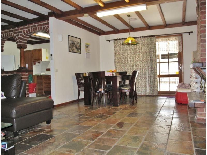 8 Lillian Street, Cranbourne VIC 3977