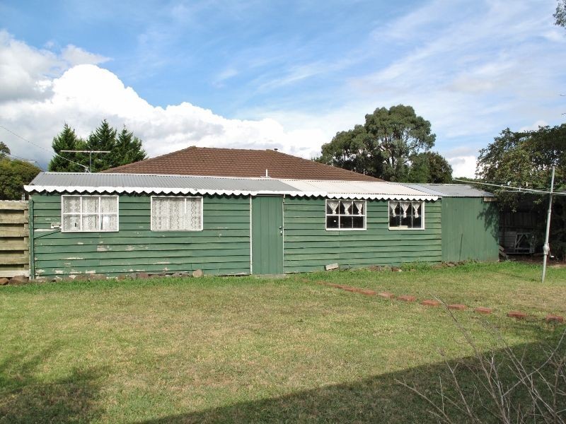 8 Lillian Street, Cranbourne VIC 3977