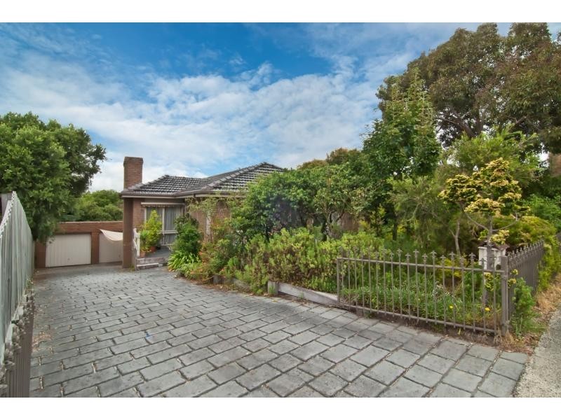 4 Darvell Close, Wheelers Hill VIC 3150