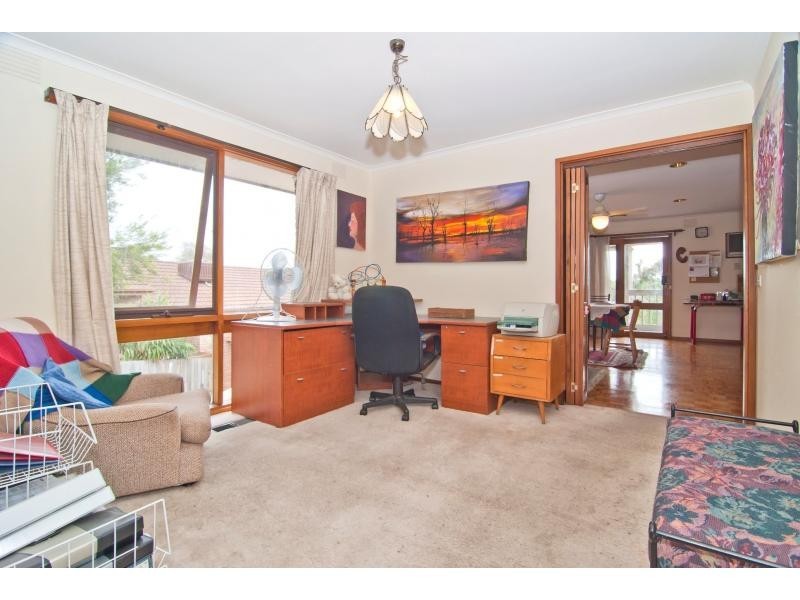 4 Darvell Close, Wheelers Hill VIC 3150