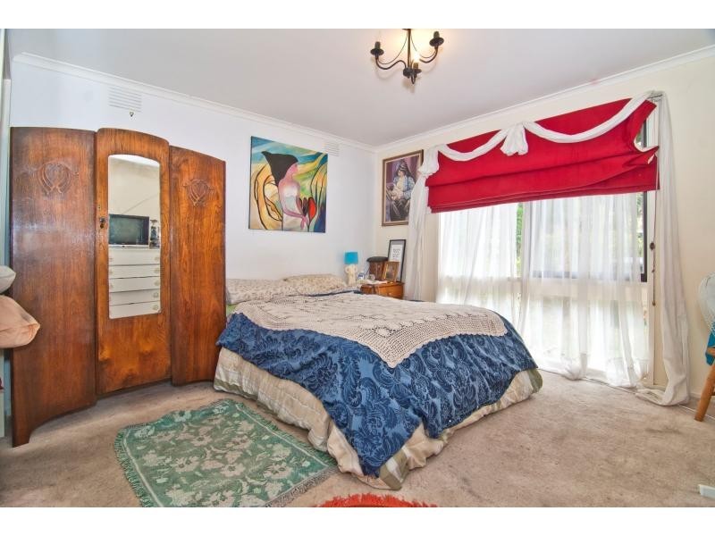 4 Darvell Close, Wheelers Hill VIC 3150