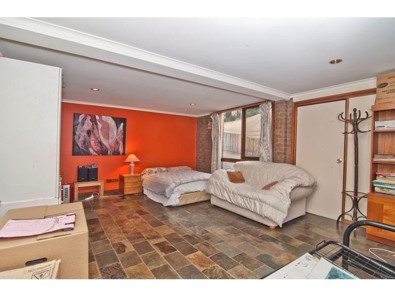 4 Darvell Close, Wheelers Hill VIC 3150