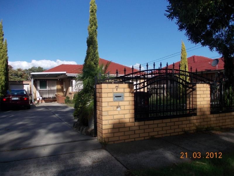 7 Olympic Avenue, Springvale South VIC 3172