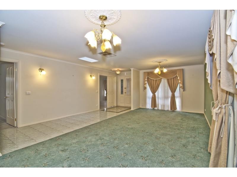 10 Cyril Grove, Noble Park VIC 3174