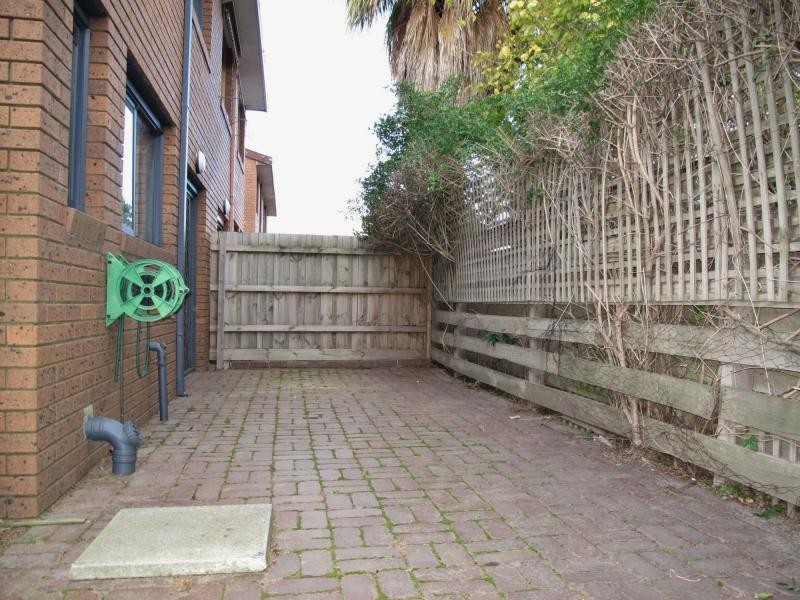 8 Dryandra Crescent, Keysborough VIC 3173