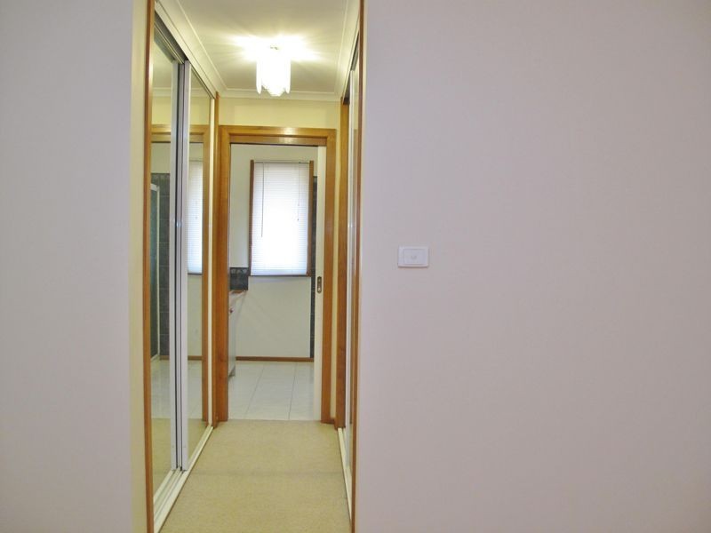 5 Edward Freeth Drive, Endeavour Hills VIC 3802